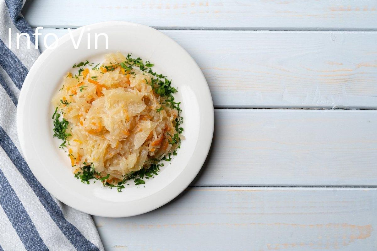 Choucroute fraîche et herbes, base parfaite pour la revisiter en version marine avec les vins d'Alsace.