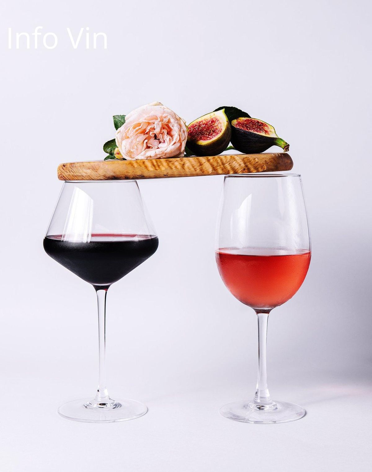 Figues, vin rouge et rosé: l'harmonie parfaite des saveurs mets-vins.